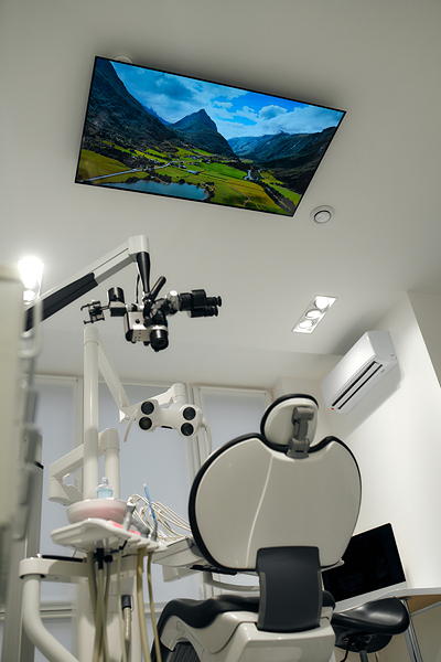 Custom multi-TV installation in a modern living space